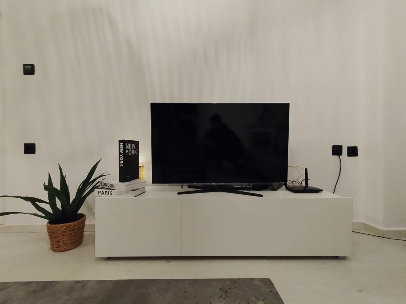 Black N' White Cozy Housegarden Alexandroupoli Esterno foto
