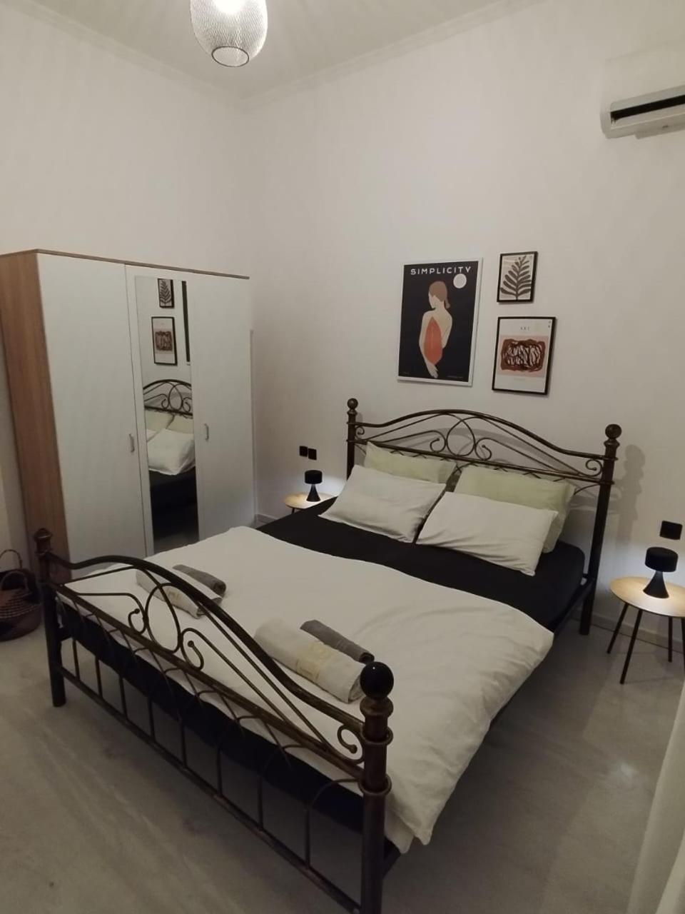 Black N' White Cozy Housegarden Alexandroupoli Esterno foto