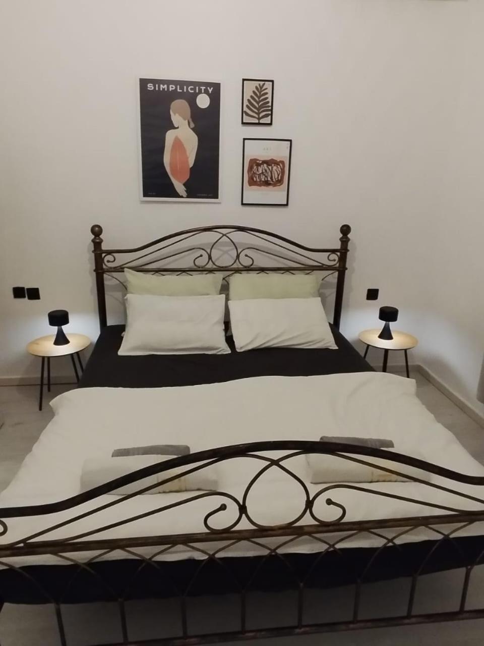 Black N' White Cozy Housegarden Alexandroupoli Esterno foto