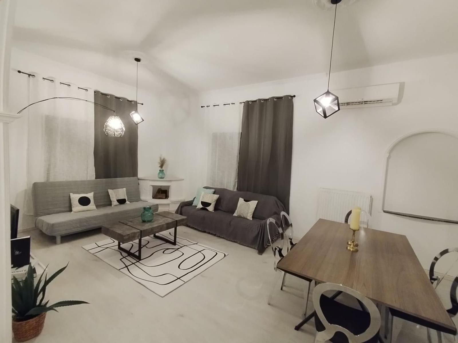 Black N' White Cozy Housegarden Alexandroupoli Esterno foto