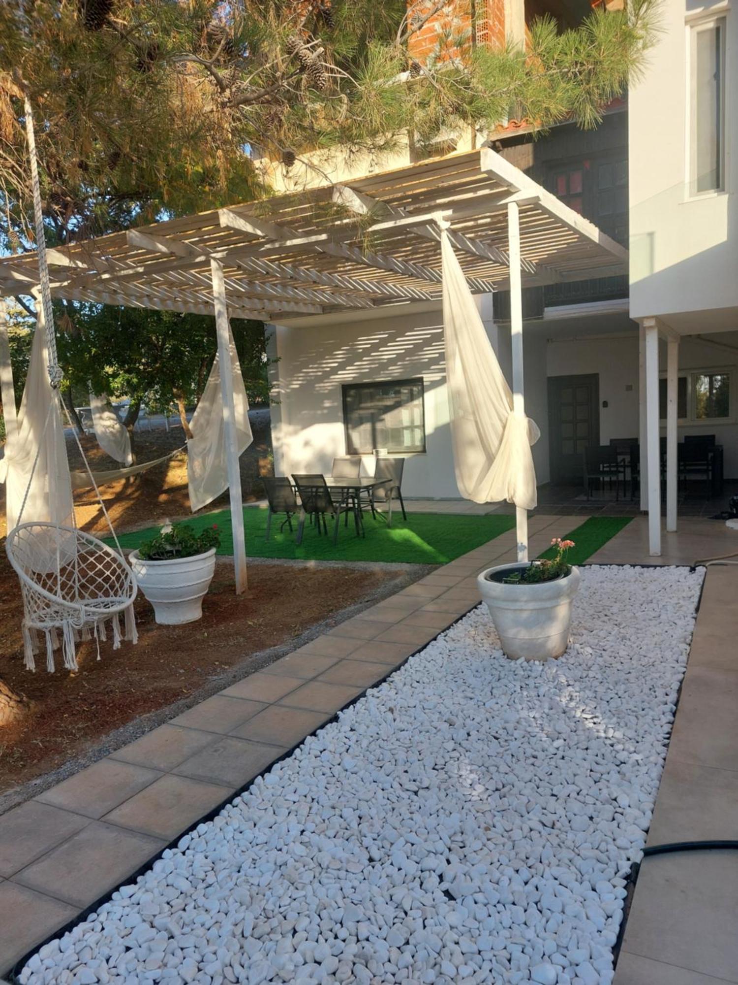 Black N' White Cozy Housegarden Alexandroupoli Esterno foto